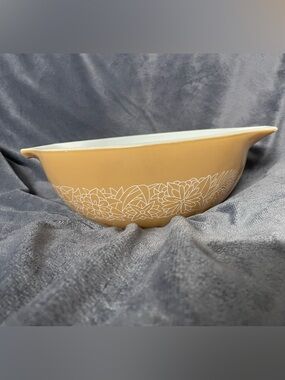 PYREX Vintage #443 Woodlands Cinderella Bowl
